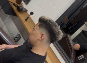 オールバック　スキンフェード　クフィア　なんば　浪速区　日本橋　恵美須町　バーバー　理容室